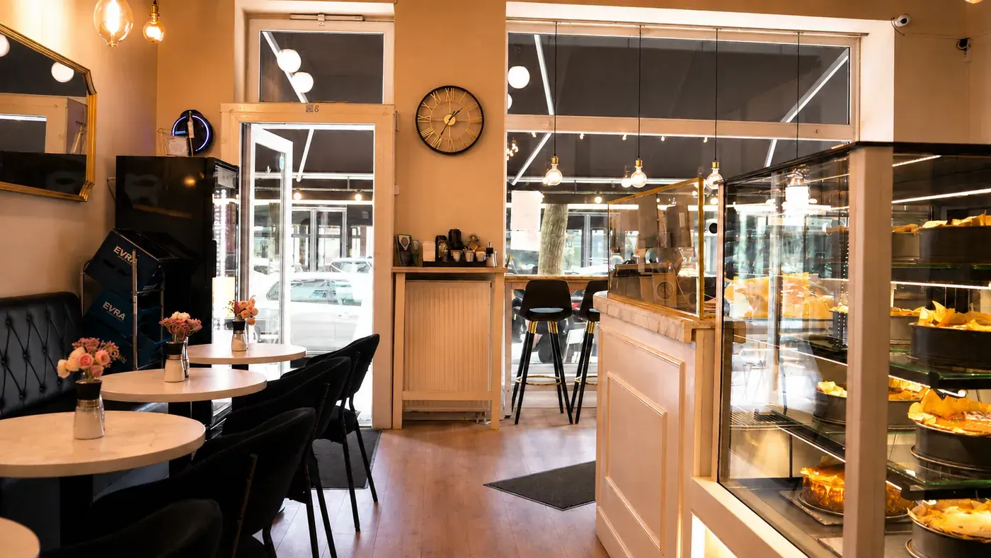 Blick in das Cafe Evra